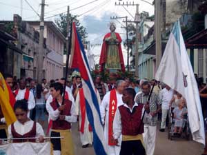 La procesión fue muy seguida por los vecinos de la localidad. La procesión fue muy seguida por los vecinos de la localidad.