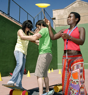 Los jóvenes disfrutan con las actividades programadas. Los jóvenes disfrutan con las actividades programadas.