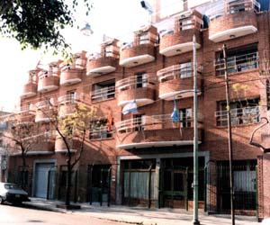 Fachada del Club Tinetense Residencia Asturiana. Fachada del Club Tinetense Residencia Asturiana.