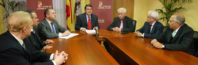 Fernández Mañueco, durante una reunión anterior del Consejo de la Emigración. Fernández Mañueco, durante una reunión anterior del Consejo de la Emigración.