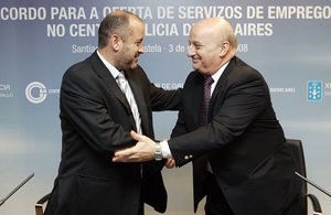 Ricardo Varela y Héctor Fernández, durante la firma del protocolo. Ricardo Varela y Héctor Fernández, durante la firma del protocolo.