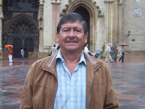José Rodríguez, en la Plaza de la Catedral de Oviedo. José Rodríguez, en la Plaza de la Catedral de Oviedo.
