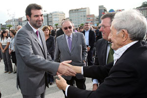 Quintana saluda a Díaz Pardo. Quintana saluda a Díaz Pardo.
