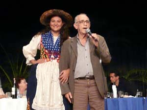 Enrique Plasencia Herrera, junto a su nieta Aranzas Sanglibeni Plasencia.