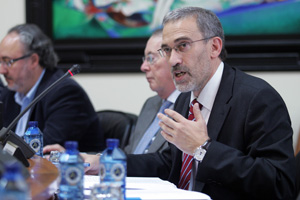 Gumersindo Guinarte, durante su comparecencia en la Comisión de Economía. Gumersindo Guinarte, durante su comparecencia en la Comisión de Economía.