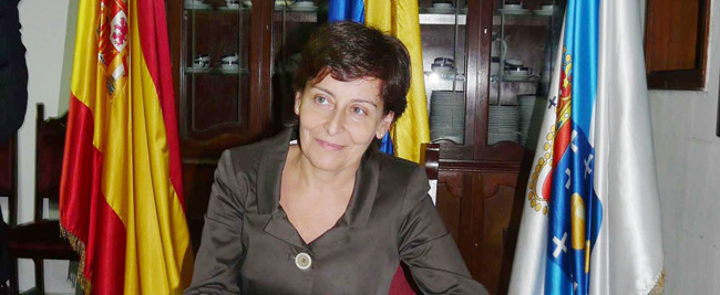 La responsable de la Sanidade gallega durante su visita a la Hermandad.