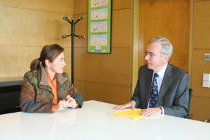 Ana Rosa Migoya conversa con Gérard Guillonneau. Ana Rosa Migoya conversa con Gérard Guillonneau.
