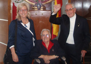 De izquierda a derecha, Charo Gómez Haces, Enedina Fernández y José Ramón González, alias ‘Monxu’. De izquierda a derecha, Charo Gómez Haces, Enedina Fernández y José Ramón González, alias ‘Monxu’.
