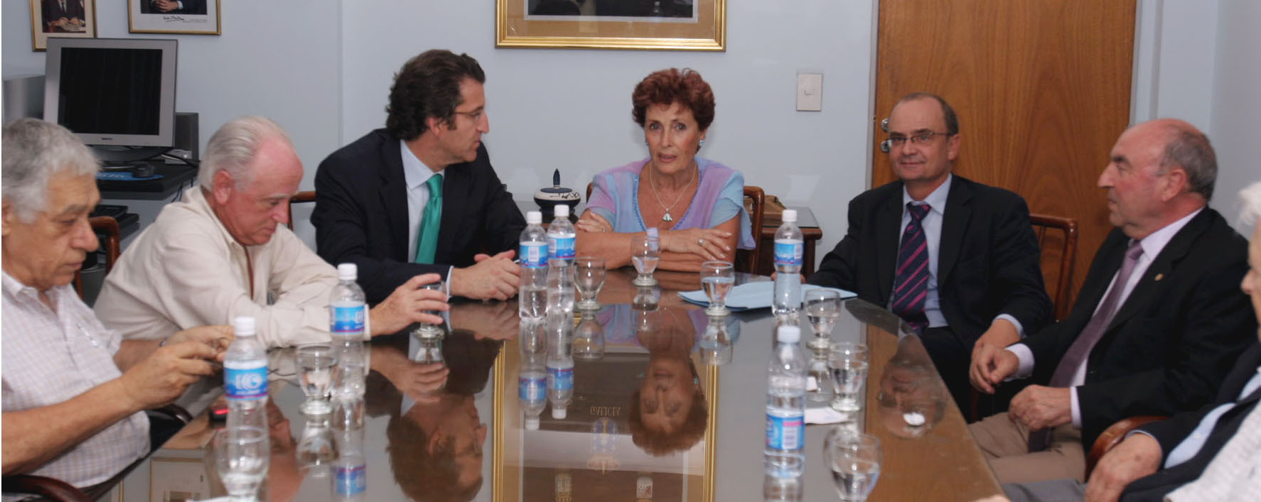 El líder del PP gallego se reunió con los miembros del CRE argentino.