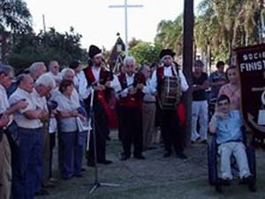 Un momento del acto de homenaje. Un momento del acto de homenaje.