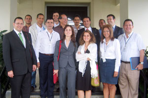 Representantes de la Junta de Castilla y León con la autoridad del Canal de Panamá. Representantes de la Junta de Castilla y León con la autoridad del Canal de Panamá.