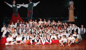 Apertura del especial ‘Danzando nos Confíns’. Apertura del especial ‘Danzando nos Confíns’.
