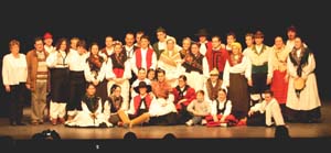 No teatro de Can Gomà destacou a actuación conxunta do grupo de baile ‘Toxos e Xestas’ e o de Mollet. No teatro de Can Gomà destacou a actuación conxunta do grupo de baile ‘Toxos e Xestas’ e o de Mollet.