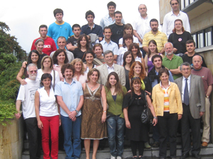 Los integrantes de la III Promoción de la Escuela de Asturianía posan con las autoridades del Principado. Los integrantes de la III Promoción de la Escuela de Asturianía posan con las autoridades del Principado.