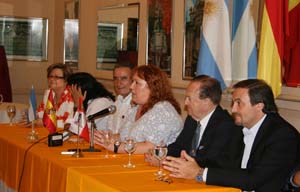 De dcha. a izda.: Alfredo Badas, José Luis García, Carmen Borbujo, Pedro Bello, Carmen Hermida y Susana Martinez. De dcha. a izda.: Alfredo Badas, José Luis García, Carmen Borbujo, Pedro Bello, Carmen Hermida y Susana Martinez.