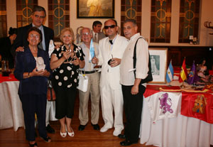 Con algunos de las personalidades que recibieron el premio. Con algunos de las personalidades que recibieron el premio.