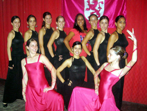 Los cuerpos de baile castellanos y leoneses están entre los más activos de la emigración en Cuba. Los cuerpos de baile castellanos y leoneses están entre los más activos de la emigración en Cuba.