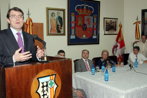 El consejero de Interior de la Junta se mostró orgulloso al ver cómo se cumplen los compromisos adquiridos. El consejero de Interior de la Junta se mostró orgulloso al ver cómo se cumplen los compromisos adquiridos.