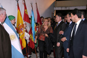 La presidenta a la entrada del Centro.