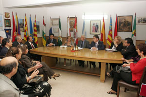 Un momento de la reunión con los miembros de la Federación.