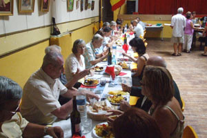 Un momento de la comida que se organizó con motivo de la visita de Cristóbal a Béziers.