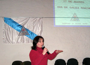 Ana Lorenzo da comienzo al acto de la Galicia martir. Ana Lorenzo da comienzo al acto de la Galicia martir.