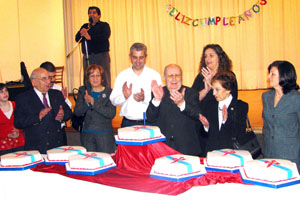 El corte de la torta dio paso al baile. 