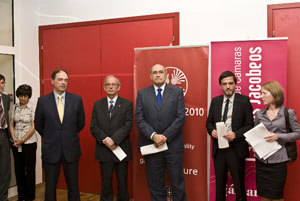 Las autoridades, durante la inauguración de la muestra en Varsovia. Las autoridades, durante la inauguración de la muestra en Varsovia.