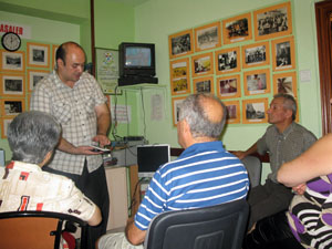 Un momento de los cursos de Asaler sobre el manejo de la TDT. Un momento de los cursos de Asaler sobre el manejo de la TDT.