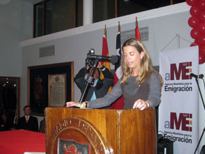 Victoria Cristóbal, durante su anterior visita a Chile, en julio de 2008. Victoria Cristóbal, durante su anterior visita a Chile, en julio de 2008.