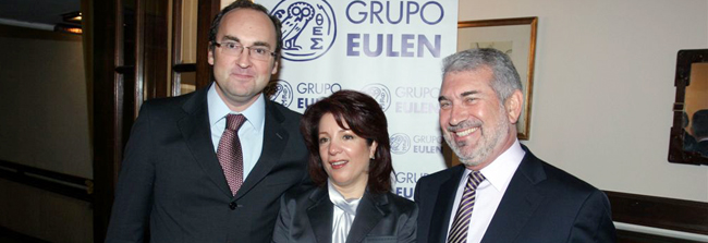 En la Cámara de Comercio, Julio Olmos, Pilar Pin y Manuel Barros.