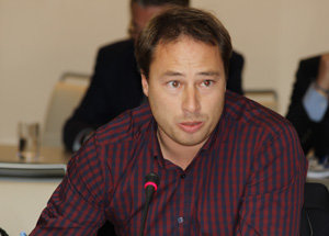 Jorge Guitiérrez, durante su intervención en el Pleno del CGCEE.
