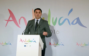 Francisco Javier Fernández, durante la presentación de Tus raíces en Andalucía.