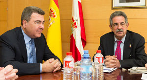 Miguel Ángel Revilla y Carlos Bertomeu, durante el encuentro. 