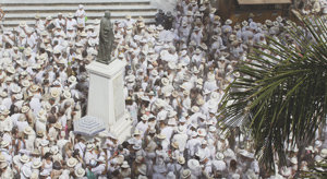 La fiesta de Los Indianos congregó a numerosas personas. 