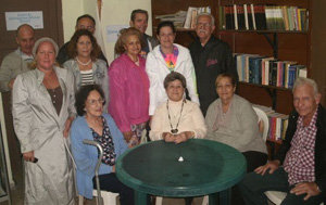 Un momento de la inauguración del rincón de lectura.