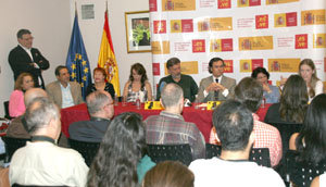 Rueda de prensa en la que se presentaron las actividades del año de Cervantes y el Musical de Broadway en Venezuela.