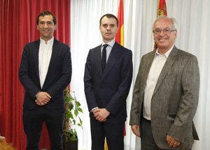 José Manuel Herrero –en el centro–, con los representantes de la colectividad castellano y leonesa en Chile. 