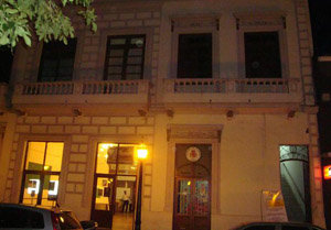 Vista de la fachada del Teatro Español.   