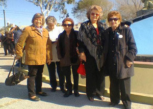 Miembros de la Asociación Madrynense Casa de Galicia, durante el acto.