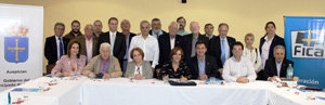 Foto de grupo tras la reunión de trabajo.