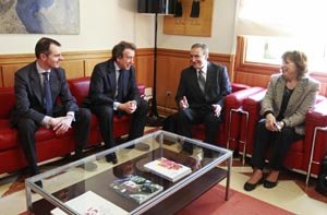 José Manuel Herrero, De Santiago-Juárez y Pedro Bello, durante la reunión. 