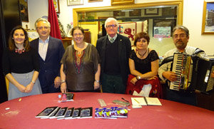 Autoridades y escritoras, durante la celebración.