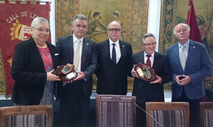 De izda. a dcha., María Josefa Sanz, Valentín Martínez-Otero, Alfredo Canal Recio, Serafín Marcos Costilla y Secundino González.