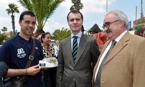 José Manuel Herrero –en el centro–, durante las jornadas celebradas por la Federación.