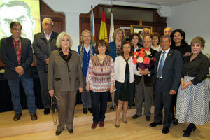 Asistentes al acto por el Día das Letras Galegas en el Centro Gallego de Santander.