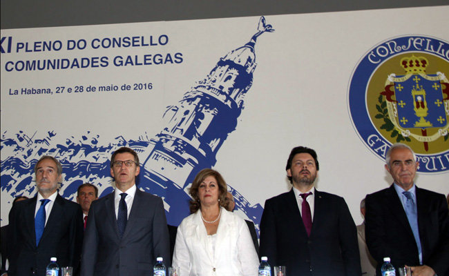 Feijóo y el resto de autoridades, durante el acto inaugural del Consello.