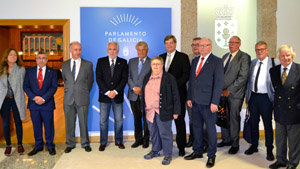 Miguel Santalices recibió en el Parlamento a las delegaciones de Vilanova y Cuxhaven.