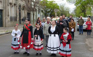 Algunos de los participantes en la procesión.