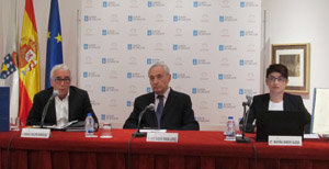 Manuel Moleiro, José Ramón Ónega, y Mariña Arbor, en la presentación.